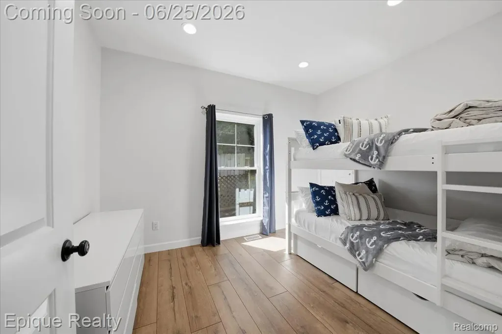 114 Bellevue Avenue Lake Orion Village MI 48362