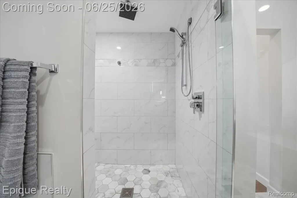 114 Bellevue Avenue Lake Orion Village MI 48362
