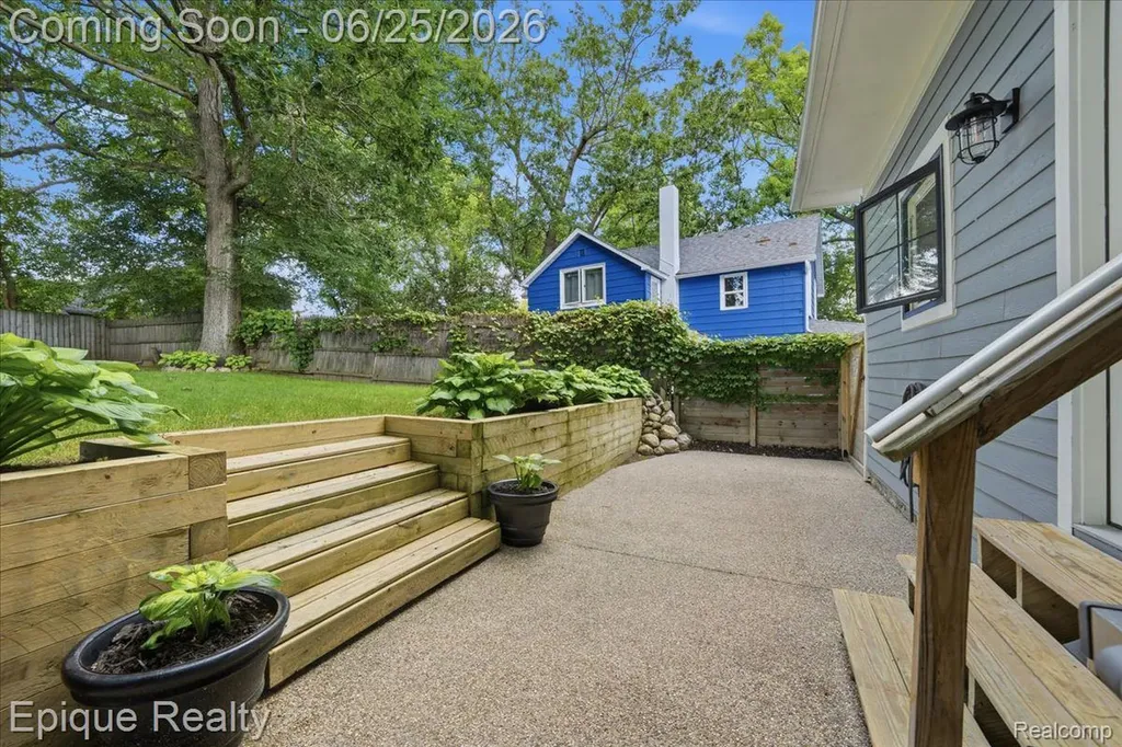 114 Bellevue Avenue Lake Orion Village MI 48362