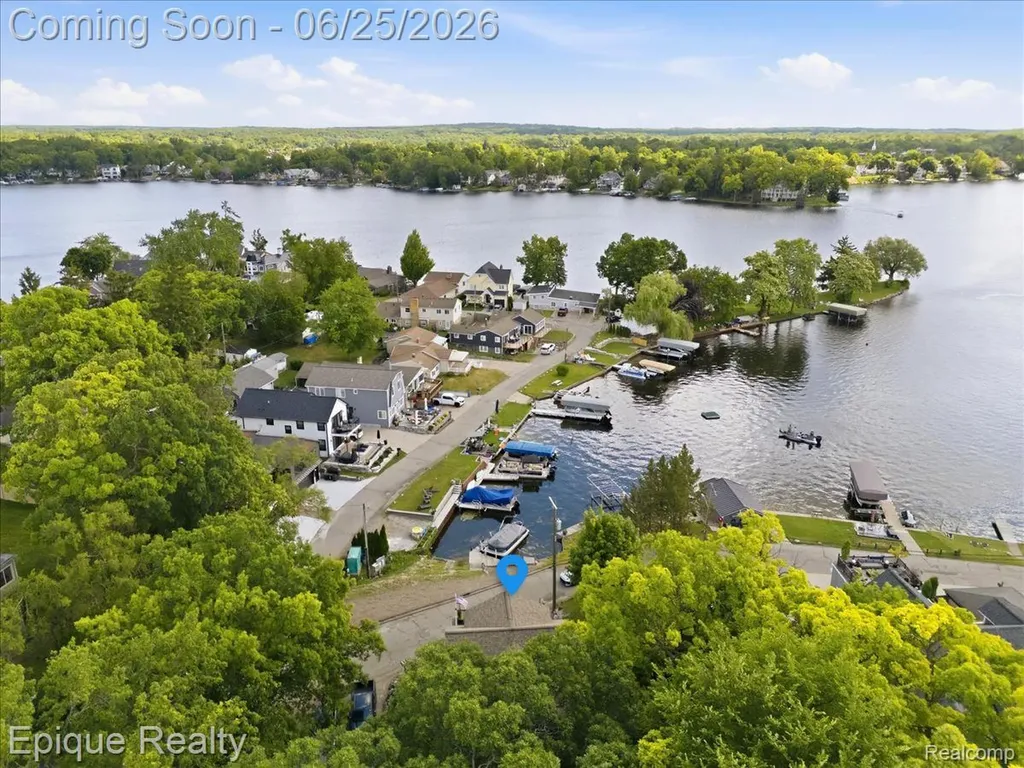 114 Bellevue Avenue Lake Orion Village MI 48362
