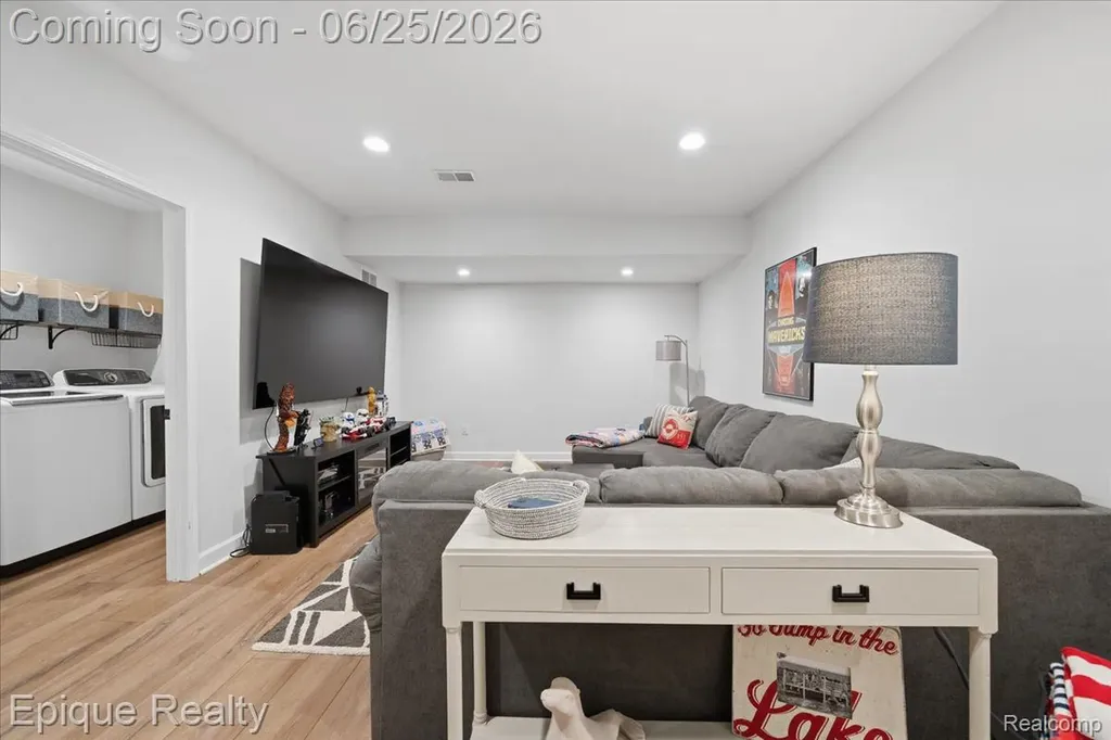 114 Bellevue Avenue Lake Orion Village MI 48362