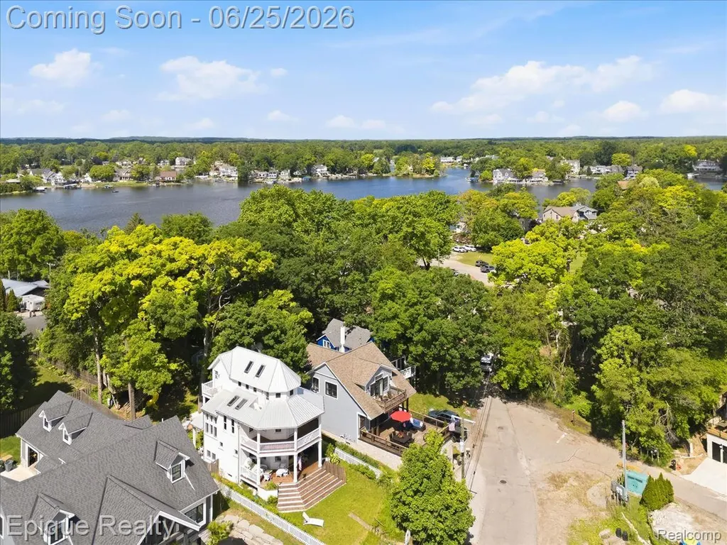 114 Bellevue Avenue Lake Orion Village MI 48362