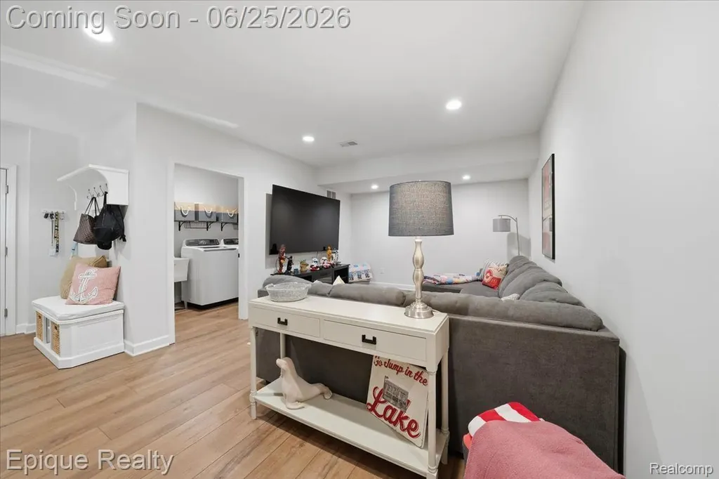 114 Bellevue Avenue Lake Orion Village MI 48362