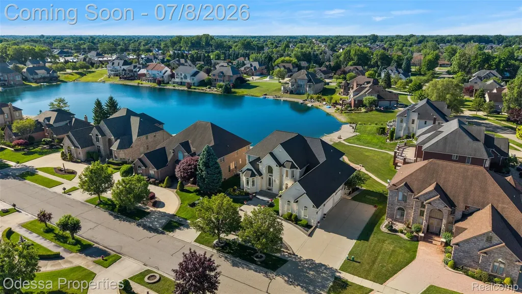 12984 Azure Drive Shelby Charter Township MI 48315
