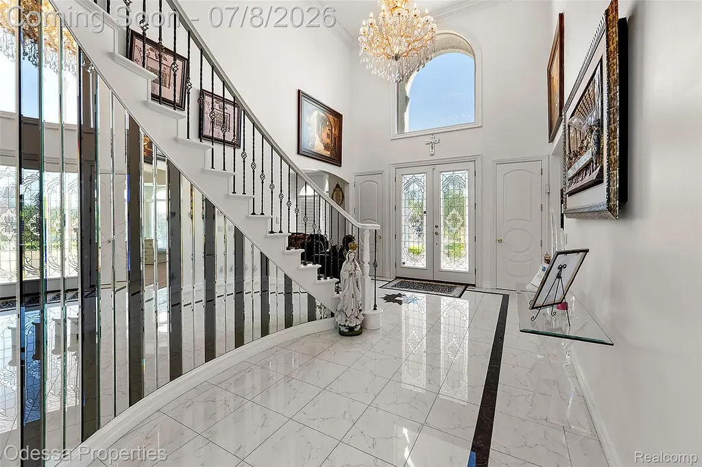 12984 Azure Drive Shelby Charter Township MI 48315