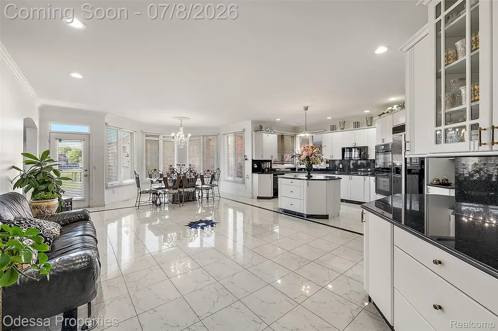 12984 Azure Drive Shelby Charter Township MI 48315