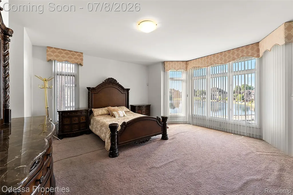 12984 Azure Drive Shelby Charter Township MI 48315