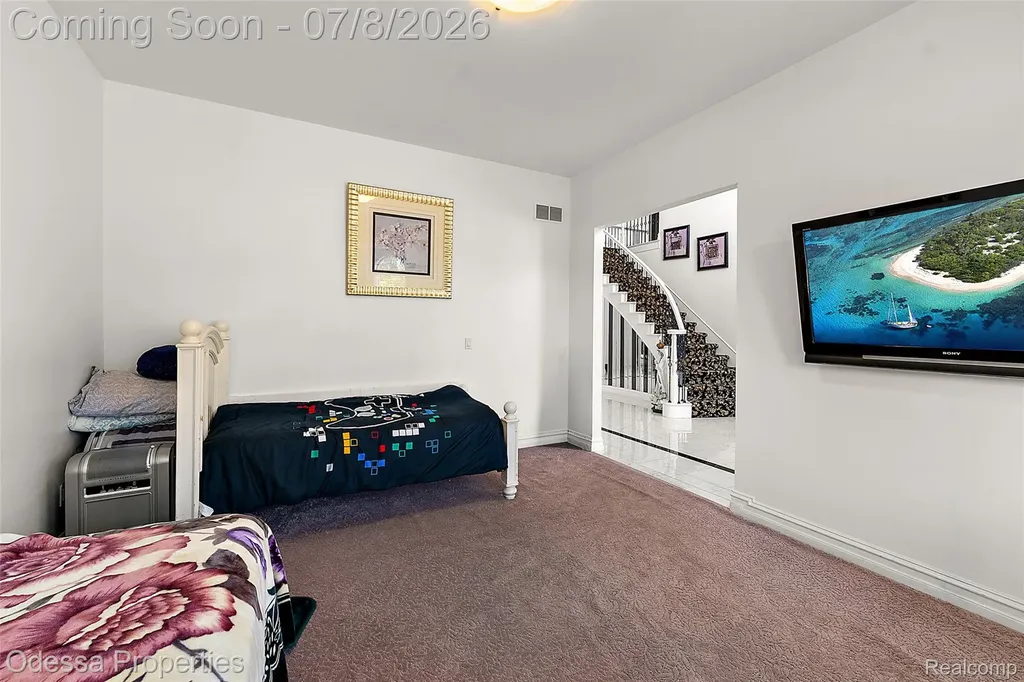 12984 Azure Drive Shelby Charter Township MI 48315