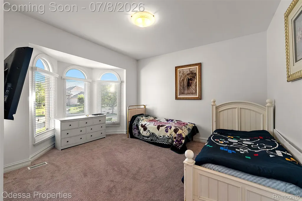 12984 Azure Drive Shelby Charter Township MI 48315