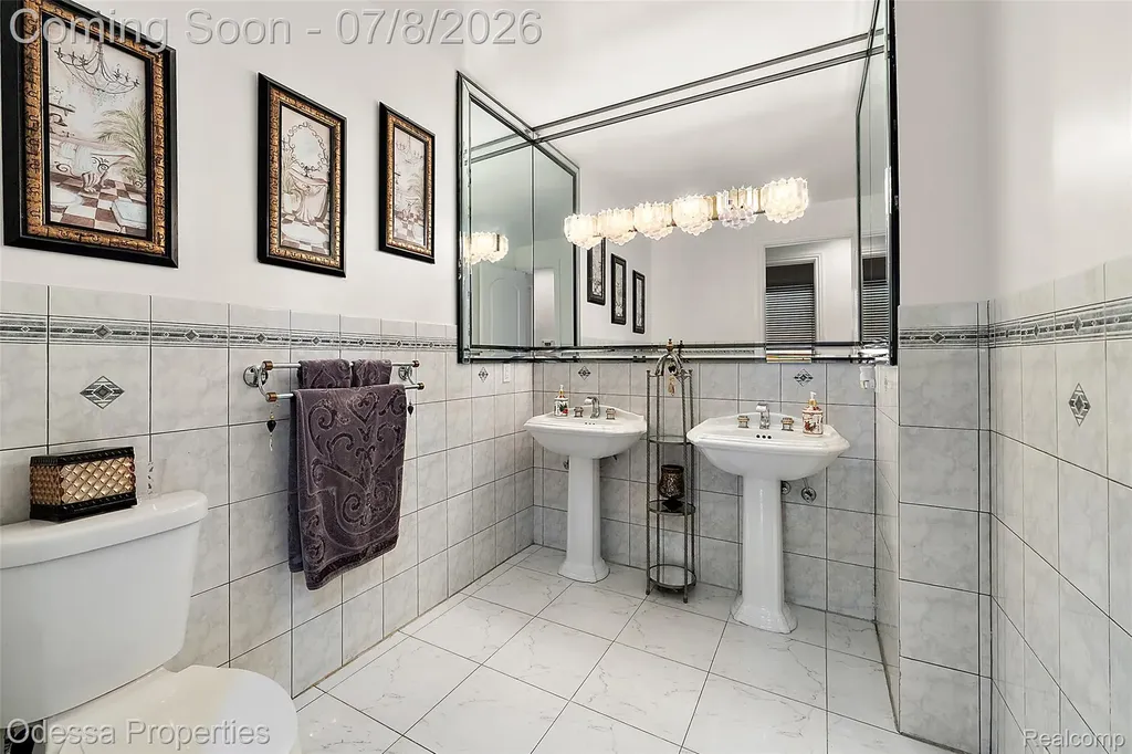 12984 Azure Drive Shelby Charter Township MI 48315