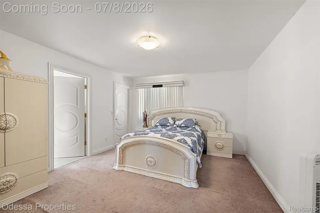 12984 Azure Drive Shelby Charter Township MI 48315