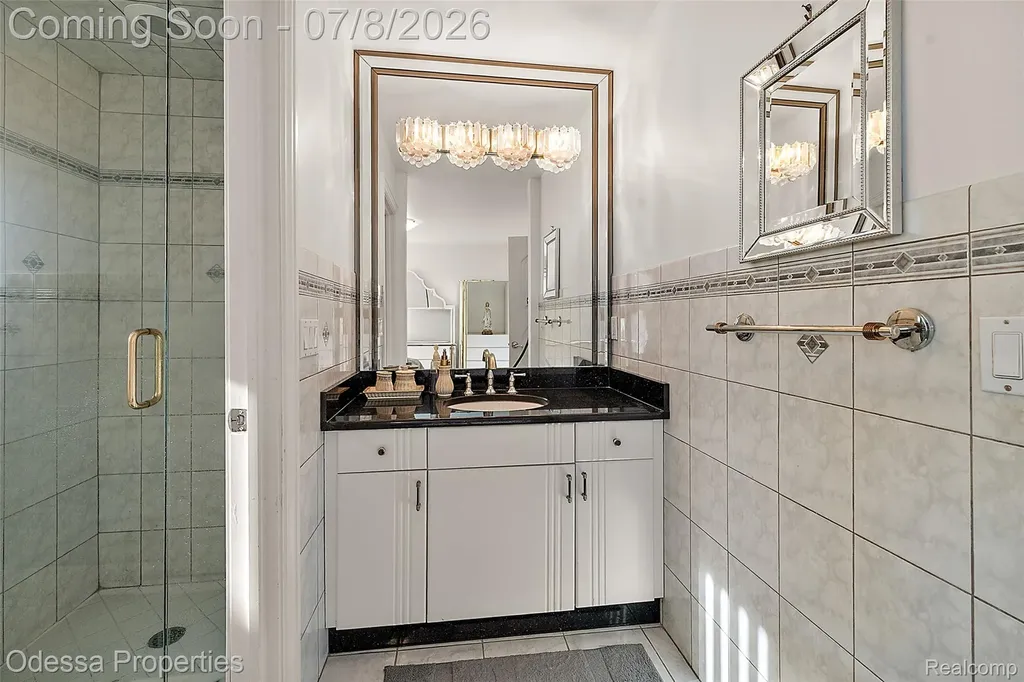 12984 Azure Drive Shelby Charter Township MI 48315