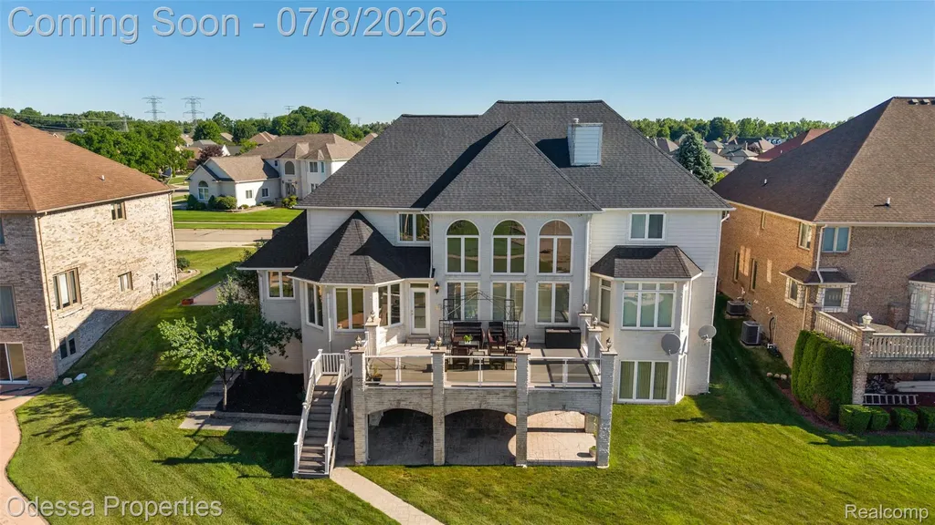 12984 Azure Drive Shelby Charter Township MI 48315