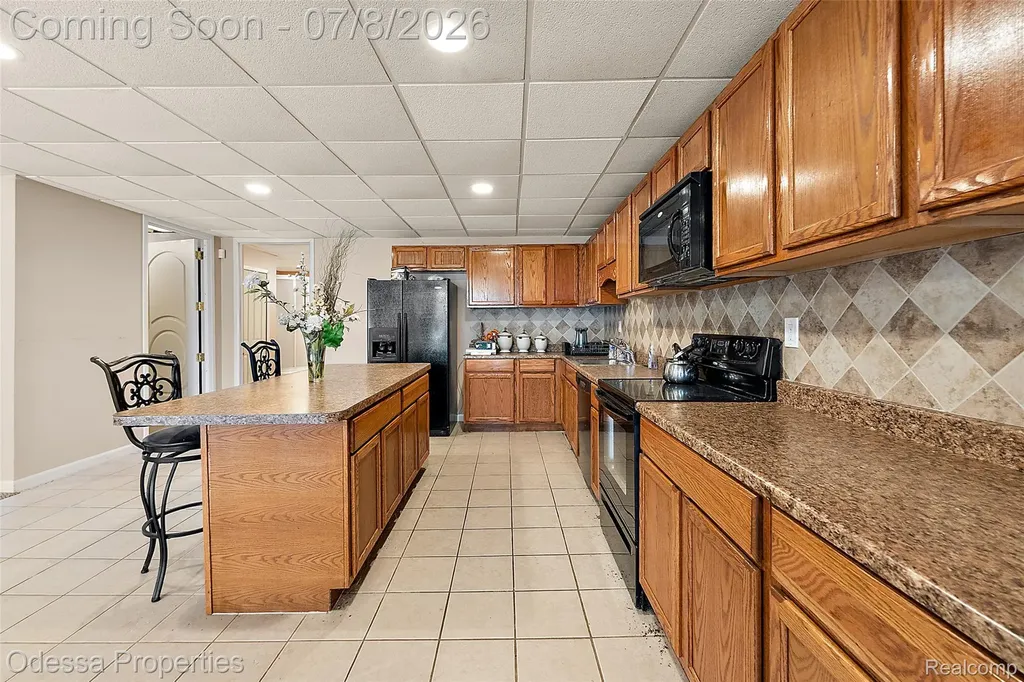 12984 Azure Drive Shelby Charter Township MI 48315