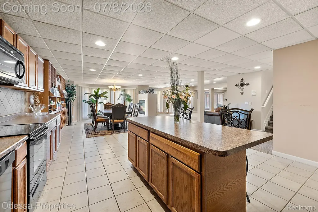 12984 Azure Drive Shelby Charter Township MI 48315