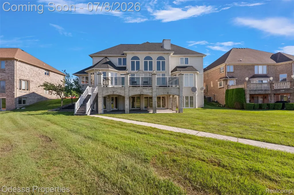 12984 Azure Drive Shelby Charter Township MI 48315