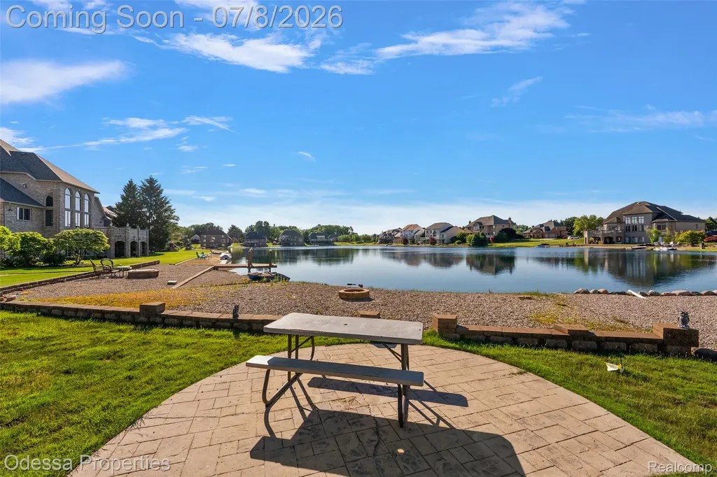 12984 Azure Drive Shelby Charter Township MI 48315
