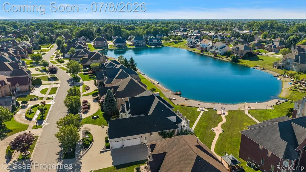 12984 Azure Drive Shelby Charter Township MI 48315