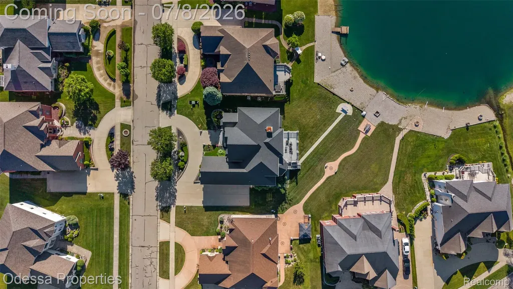 12984 Azure Drive Shelby Charter Township MI 48315