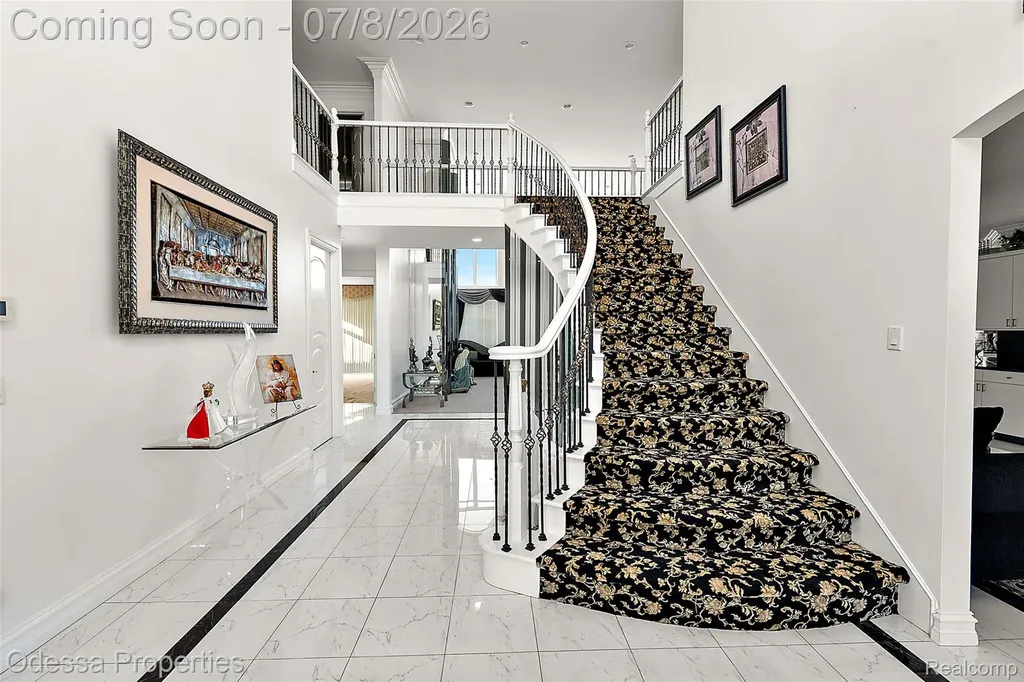 12984 Azure Drive Shelby Charter Township MI 48315