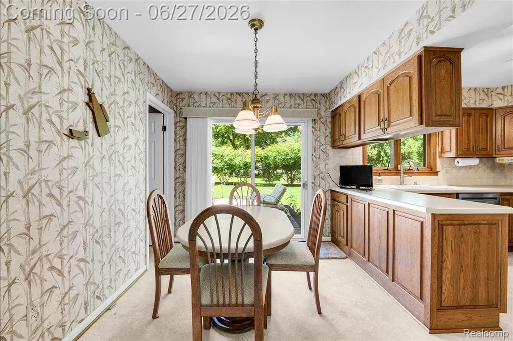 18535 Mayfield Street Livonia City MI 48152