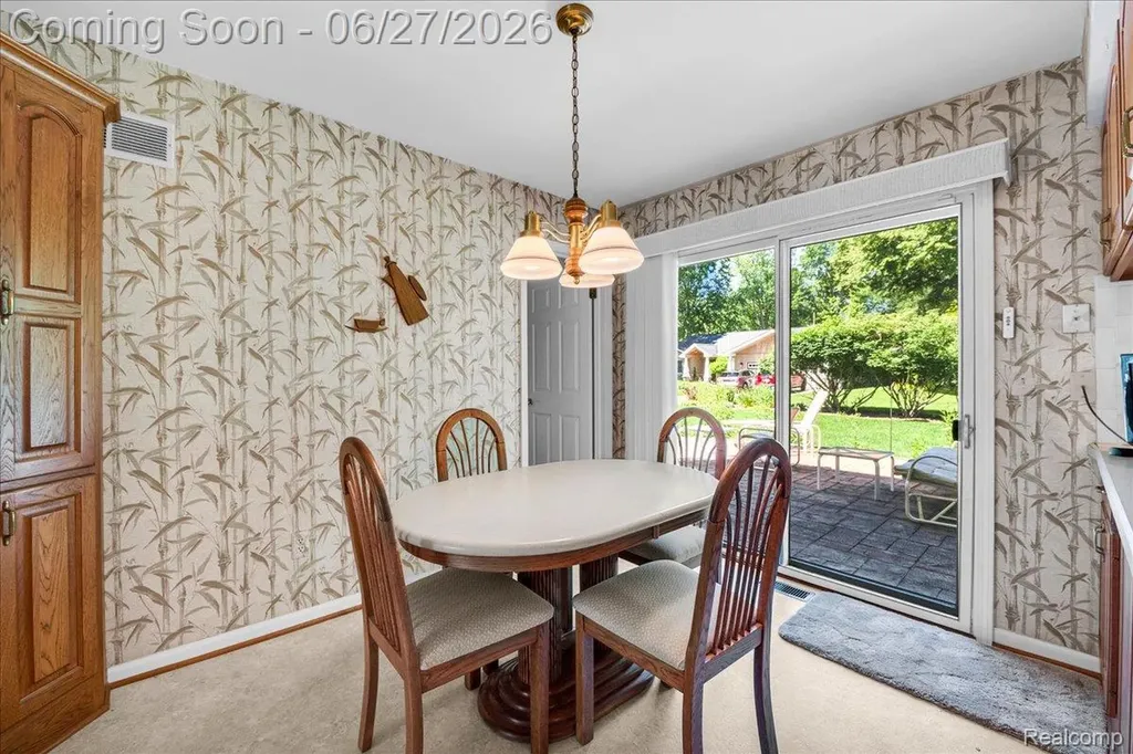 18535 Mayfield Street Livonia City MI 48152