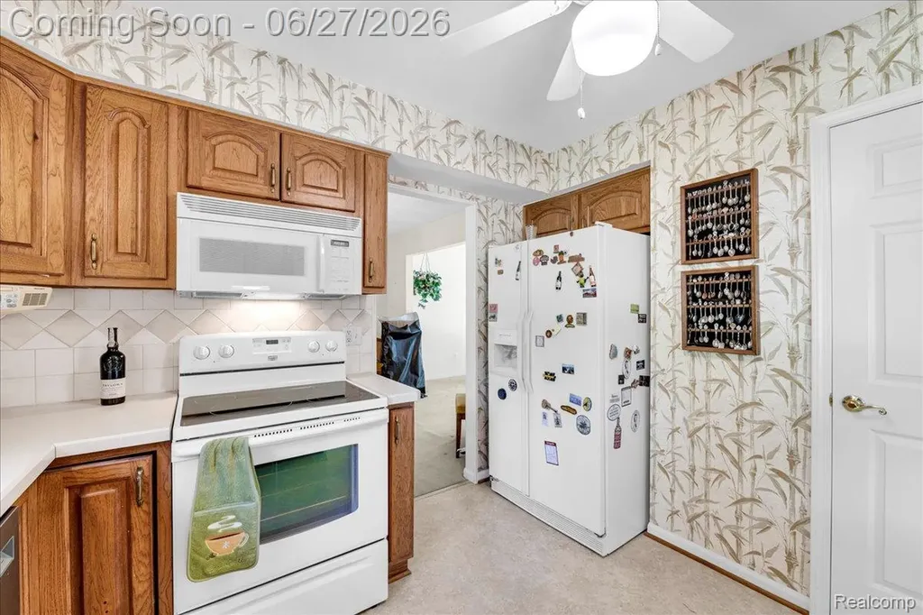 18535 Mayfield Street Livonia City MI 48152