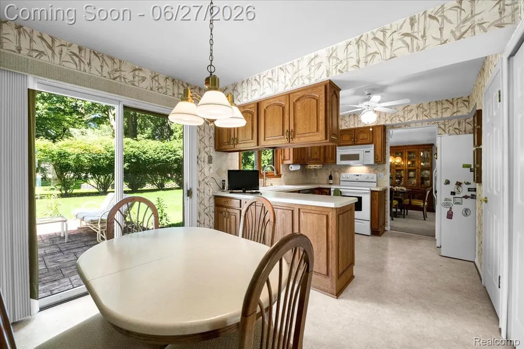 18535 Mayfield Street Livonia City MI 48152