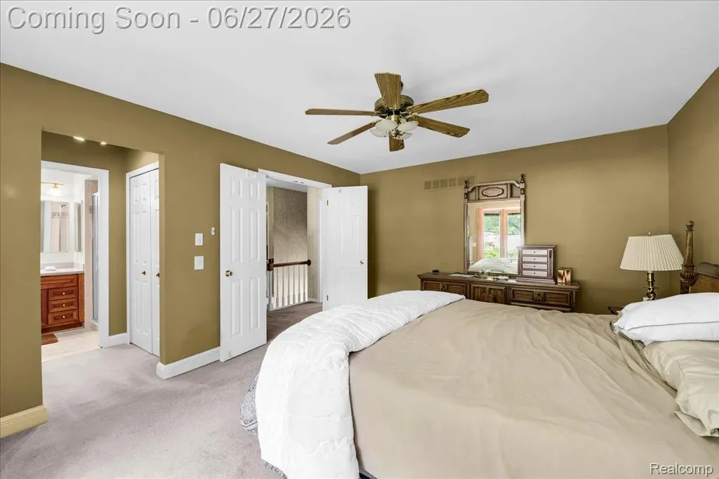18535 Mayfield Street Livonia City MI 48152