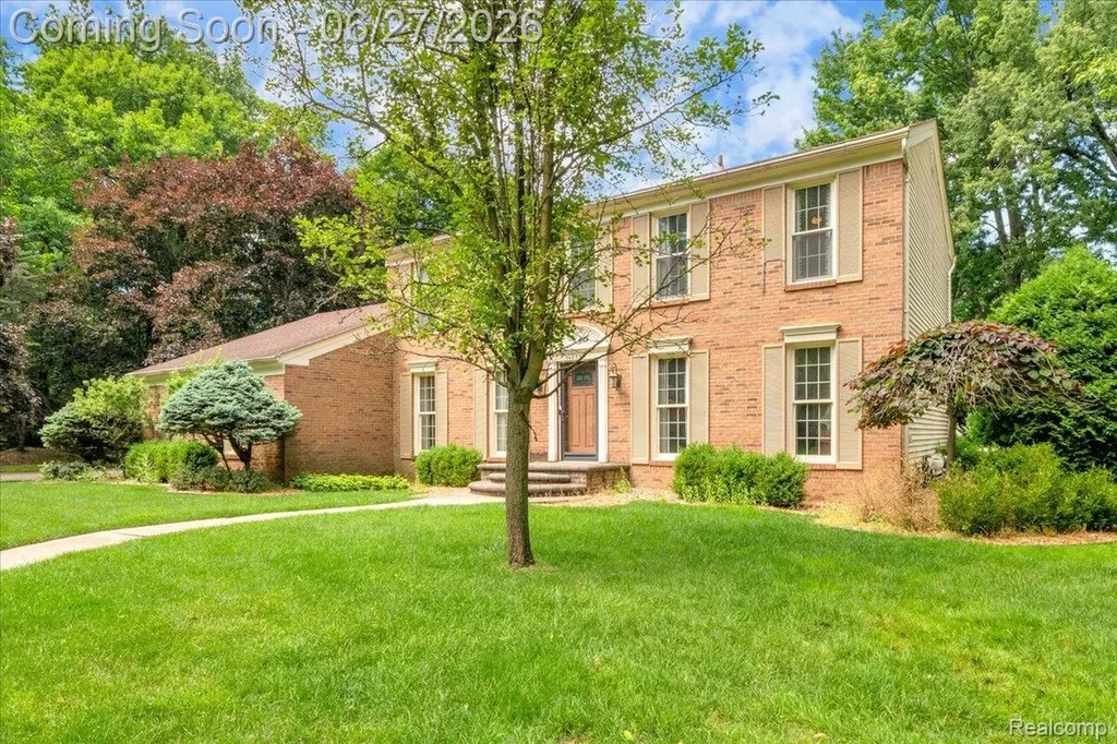 18535 Mayfield Street Livonia City MI 48152