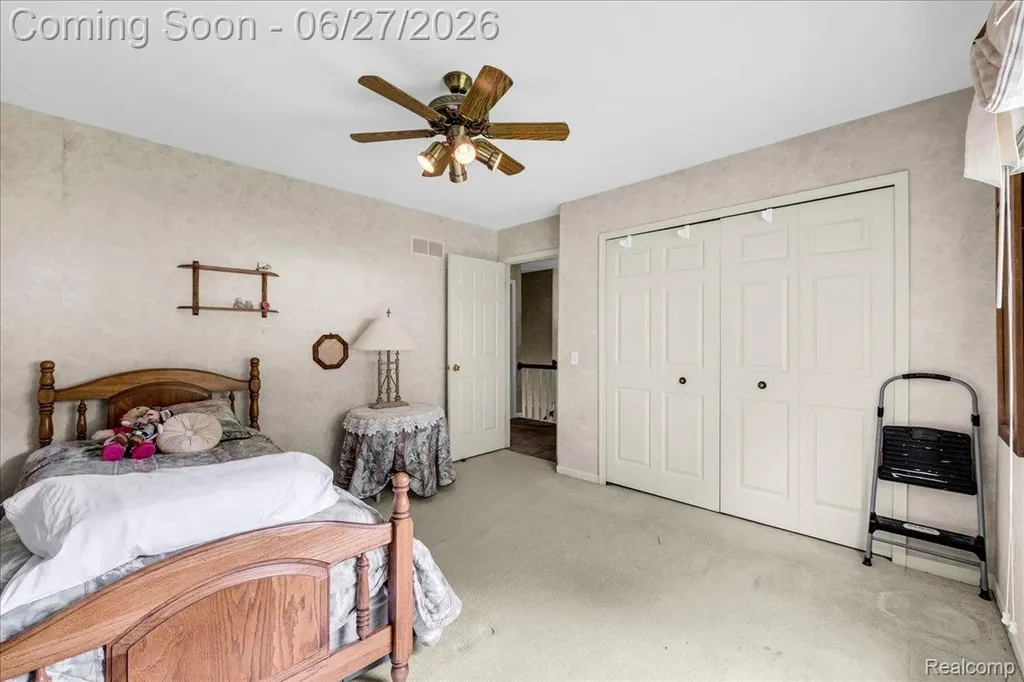 18535 Mayfield Street Livonia City MI 48152