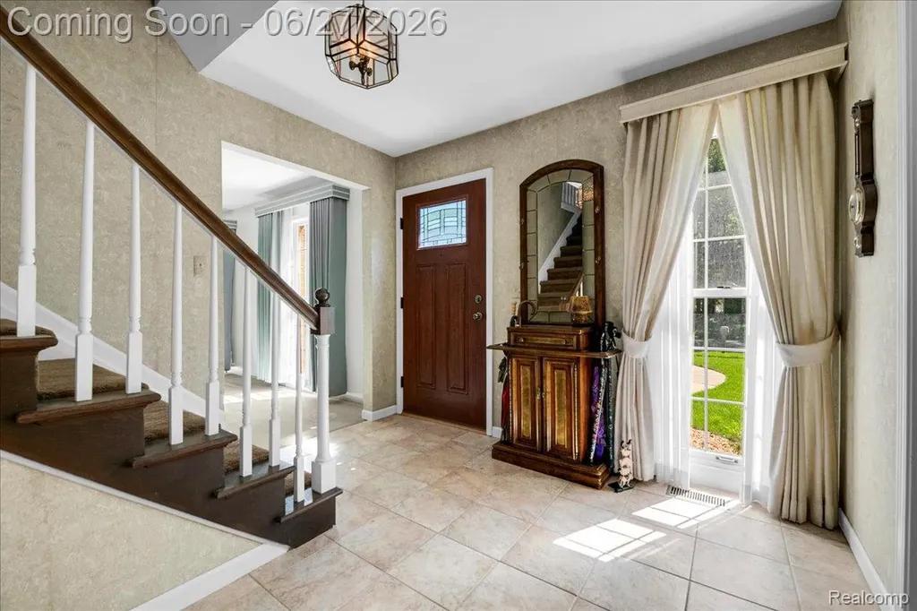 18535 Mayfield Street Livonia City MI 48152