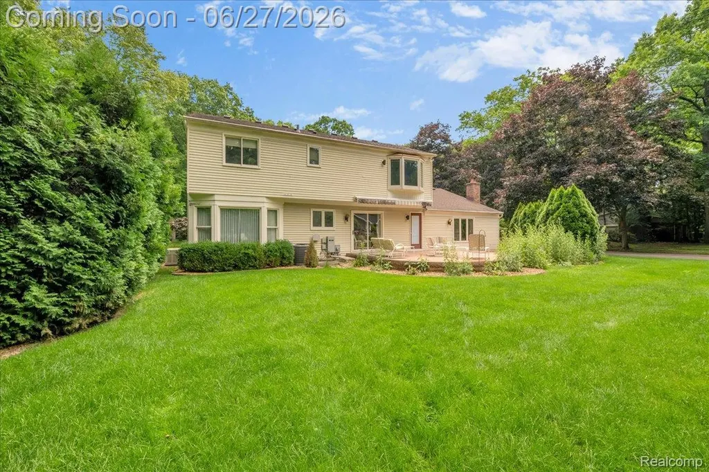 18535 Mayfield Street Livonia City MI 48152