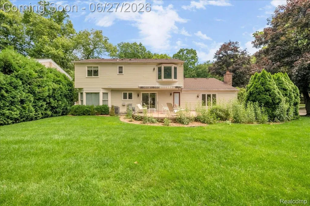18535 Mayfield Street Livonia City MI 48152