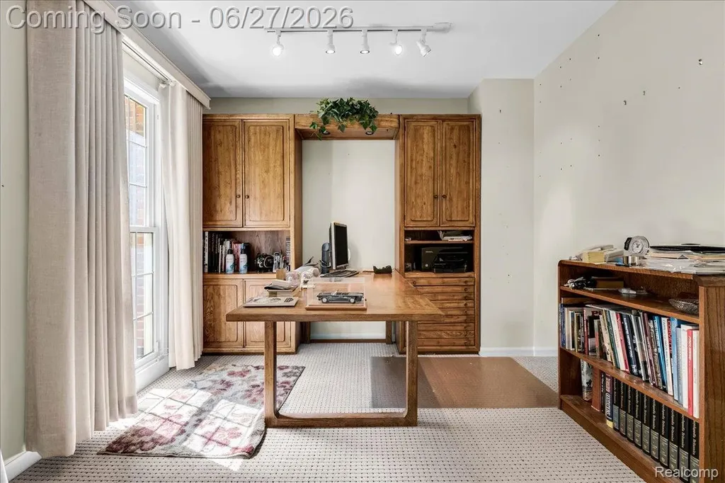 18535 Mayfield Street Livonia City MI 48152