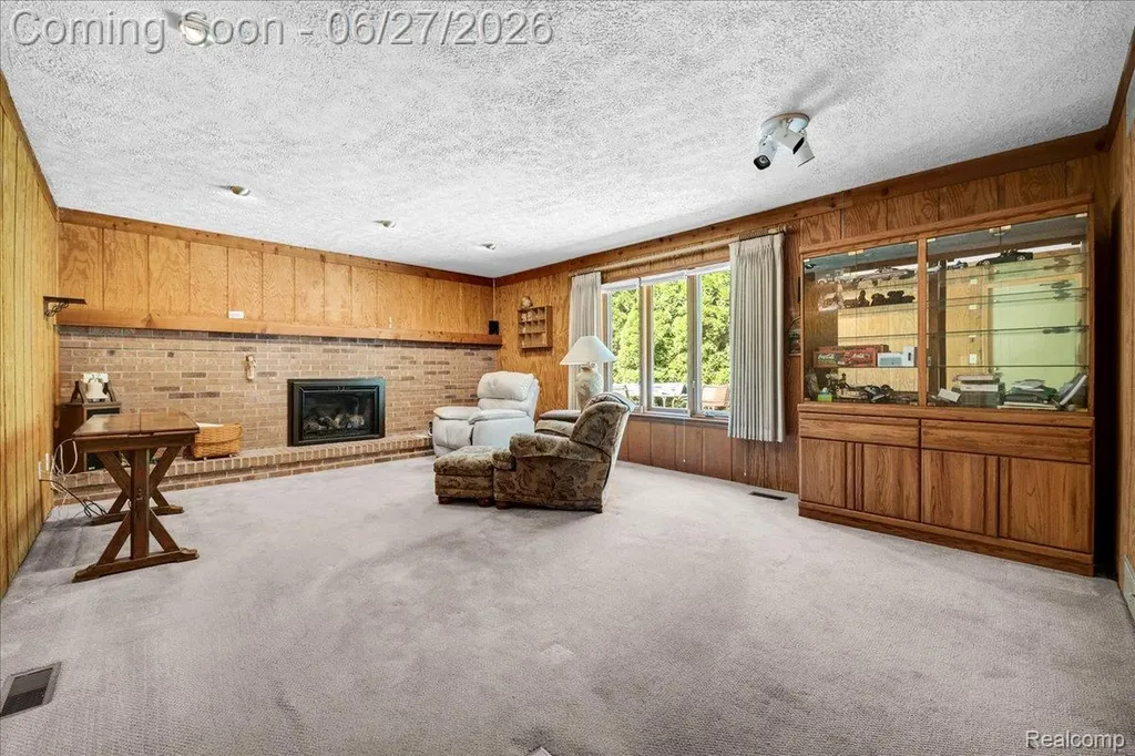 18535 Mayfield Street Livonia City MI 48152