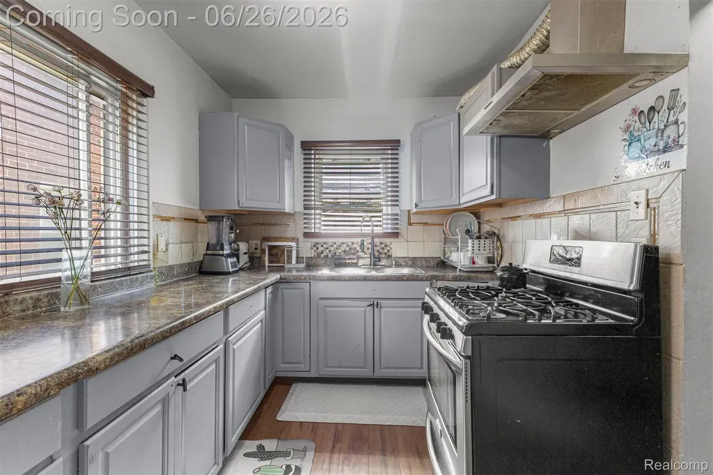 7019 Mead Street Dearborn City MI 48126