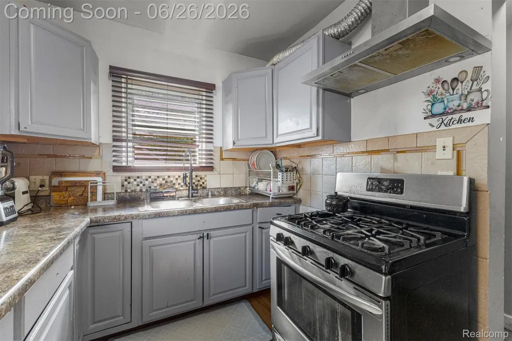 7019 Mead Street Dearborn City MI 48126