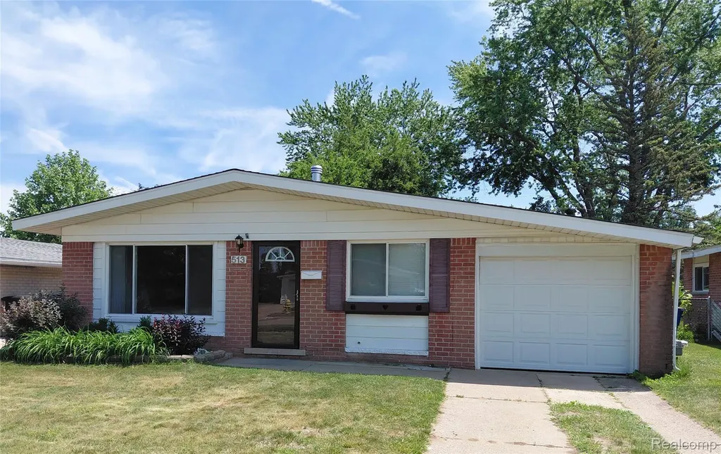 513 S Hawthorne Street Westland City MI 48186