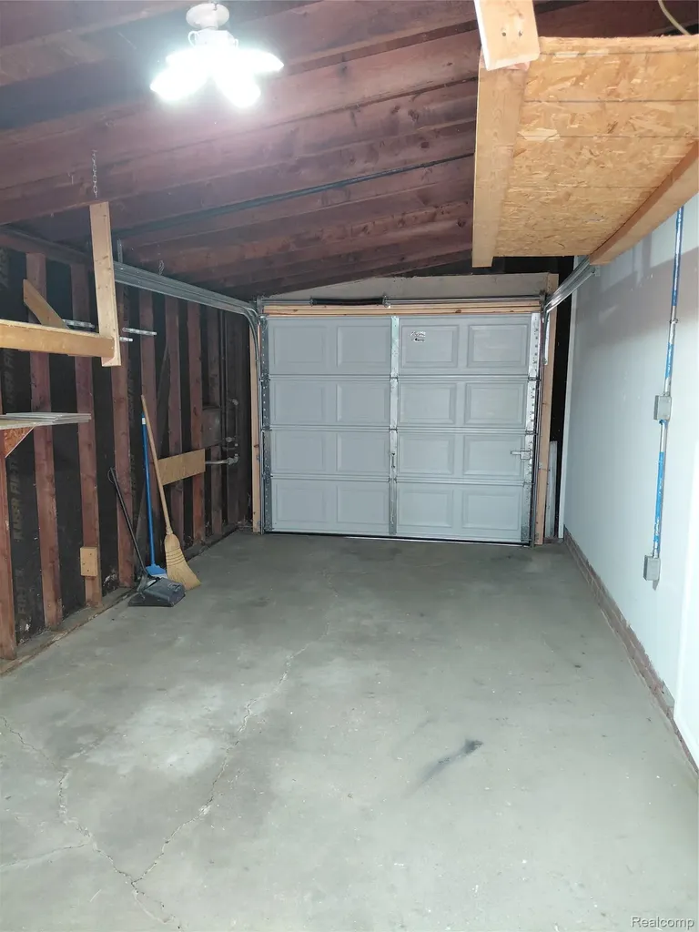 513 S Hawthorne Street Westland City MI 48186