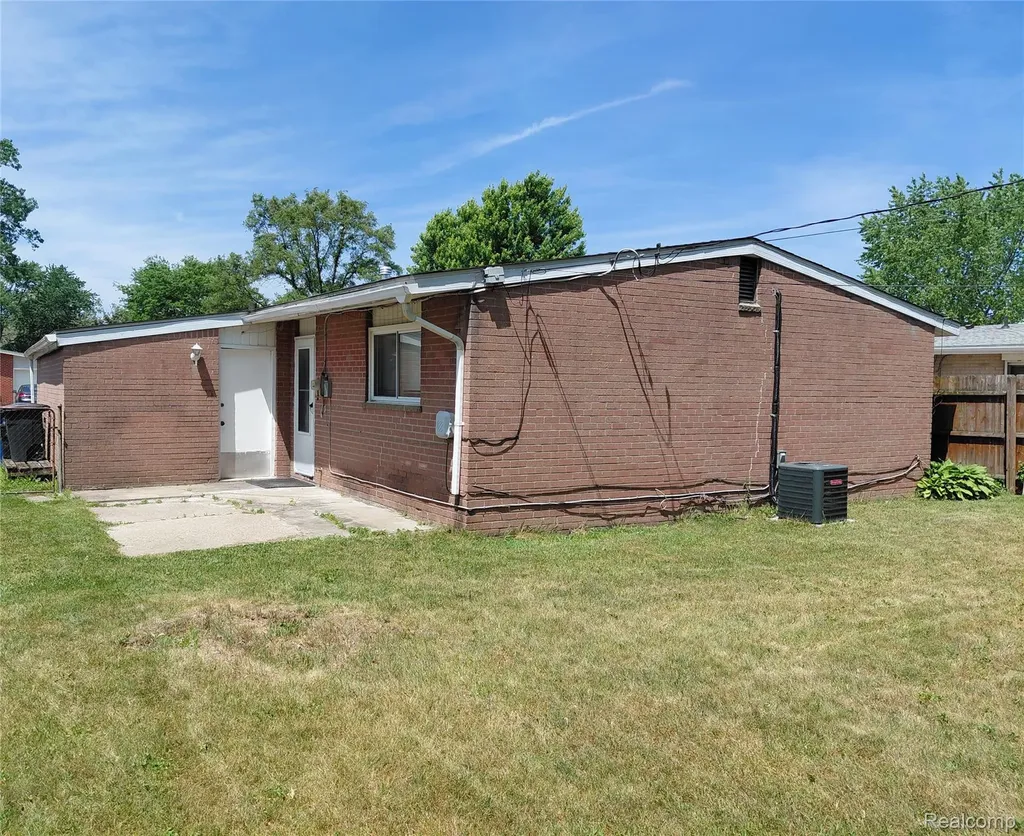 513 S Hawthorne Street Westland City MI 48186
