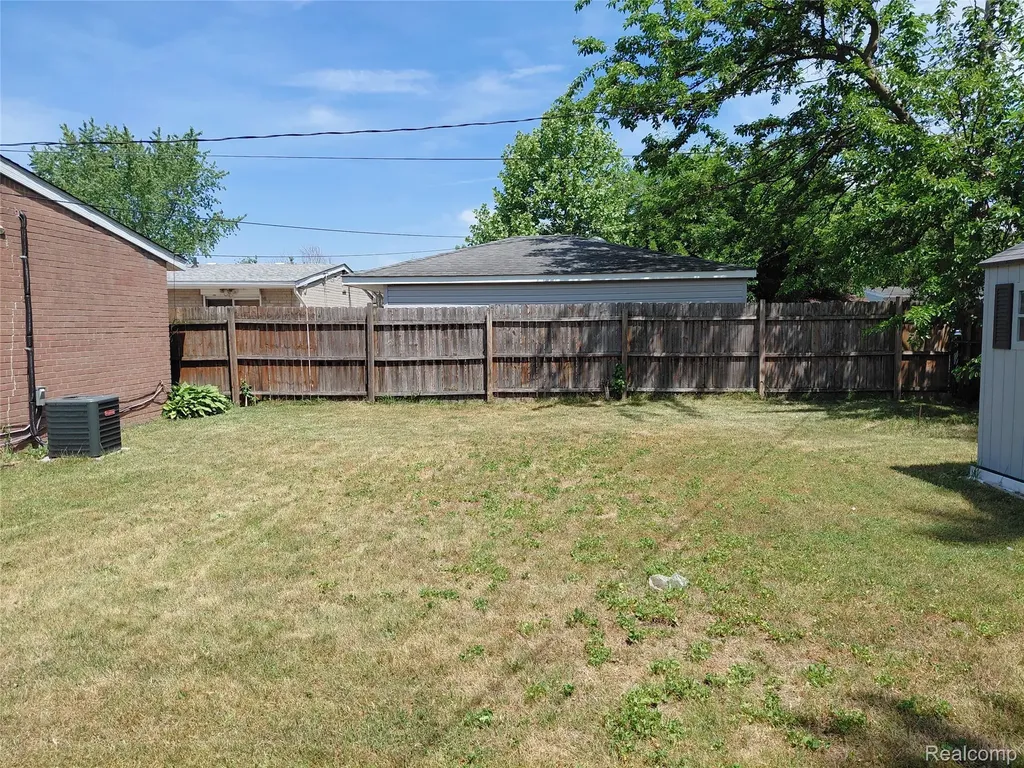 513 S Hawthorne Street Westland City MI 48186