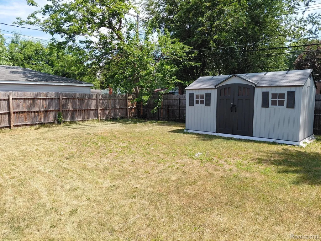 513 S Hawthorne Street Westland City MI 48186
