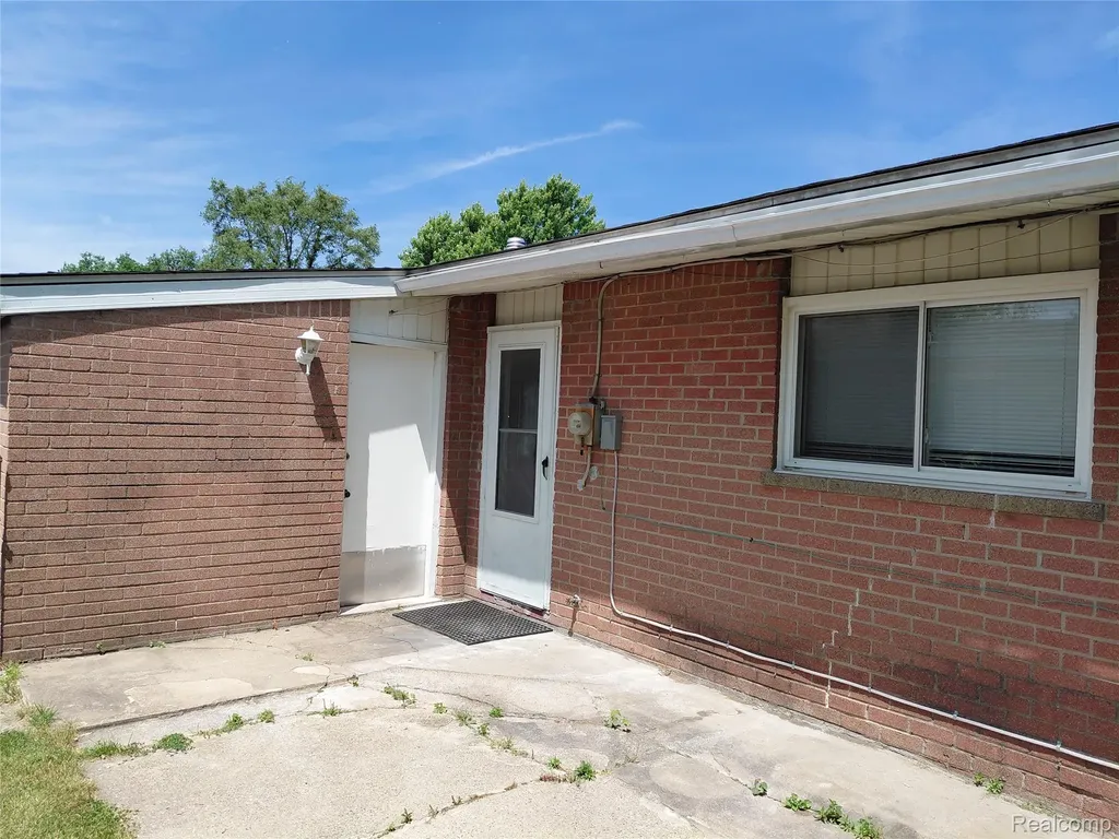 513 S Hawthorne Street Westland City MI 48186