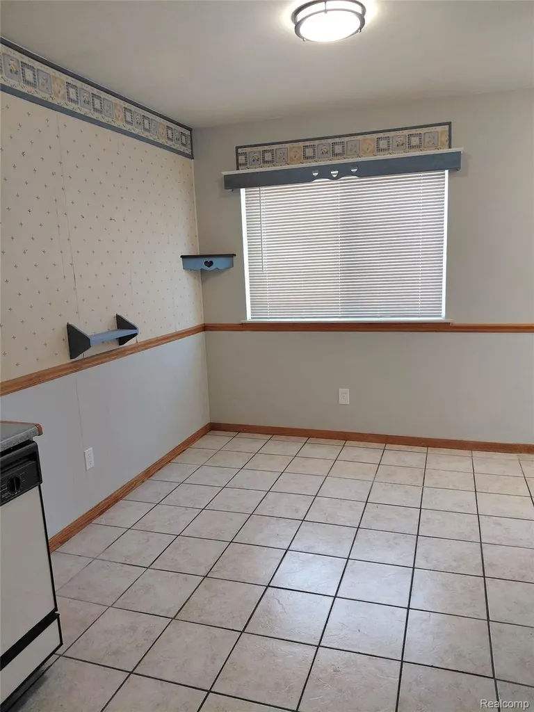 513 S Hawthorne Street Westland City MI 48186