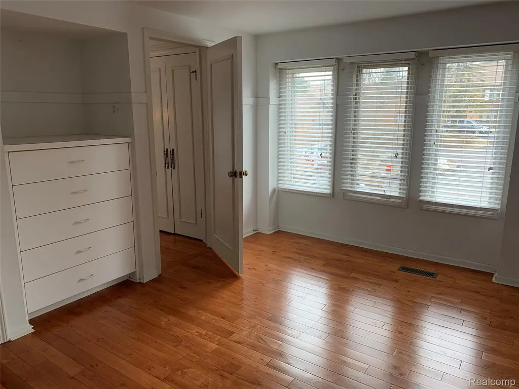 1867 Chipping Way Court Bloomfield Charter Township MI 48302