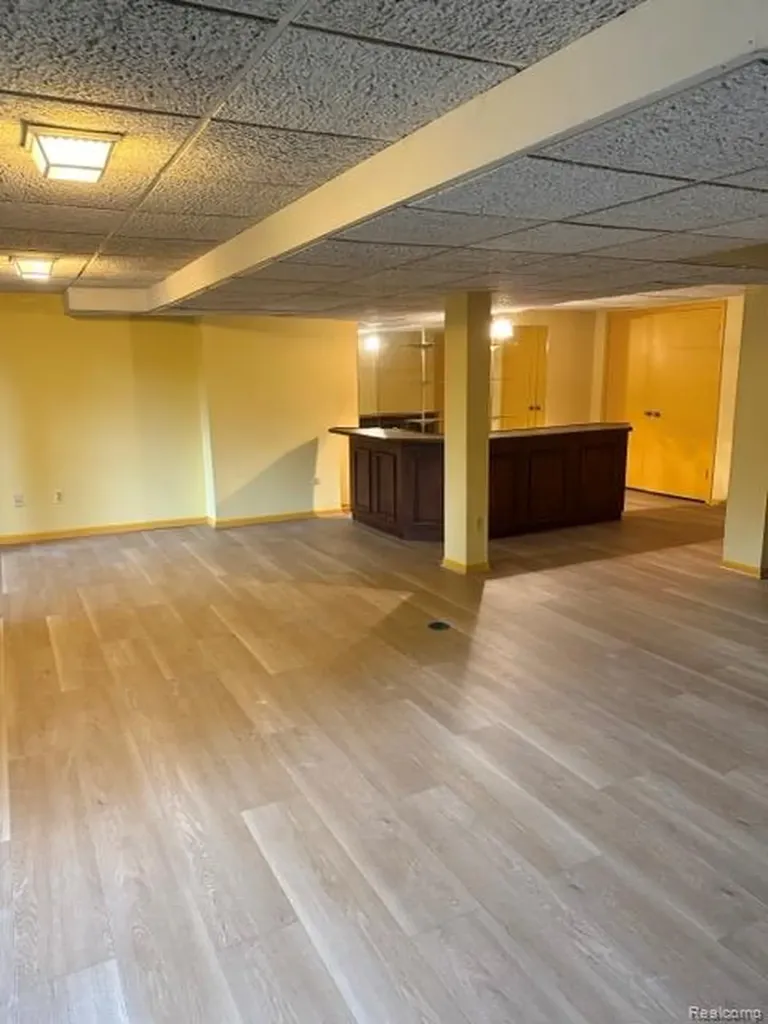 1867 Chipping Way Court Bloomfield Charter Township MI 48302