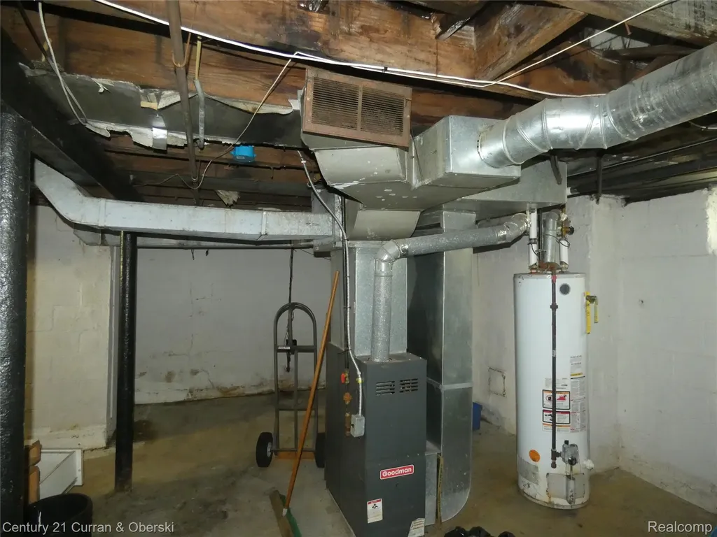 136 E Rundell Street Pontiac City MI 48342
