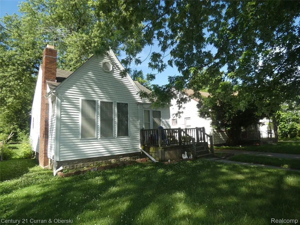 136 E Rundell Street Pontiac City MI 48342