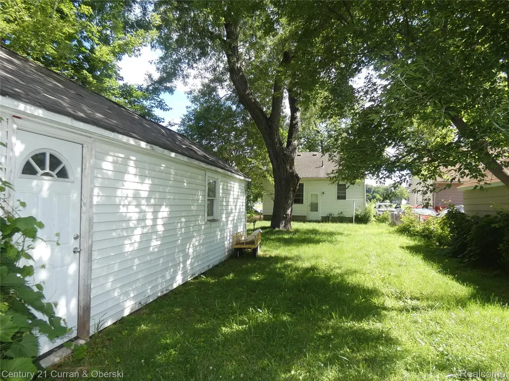 136 E Rundell Street Pontiac City MI 48342